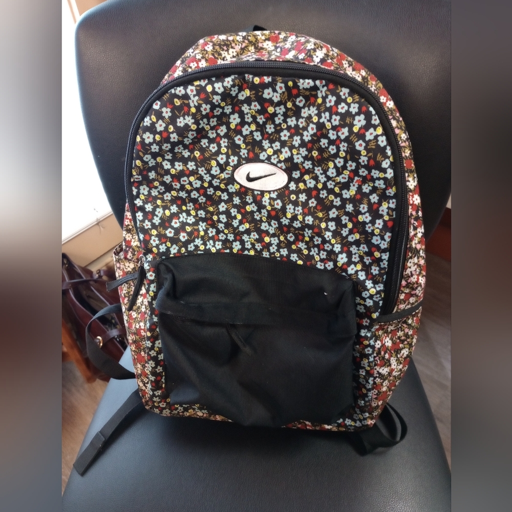 NIKE BACKPACK GIRLS FLOWER POWER